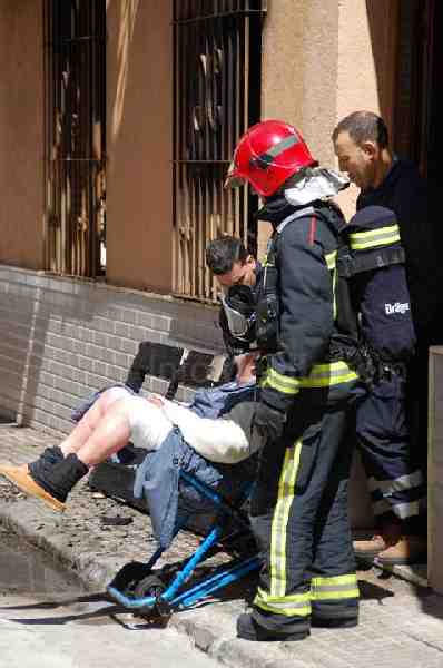 Aparatoso incendio en una vivienda en la Calle Bueno Espinosa