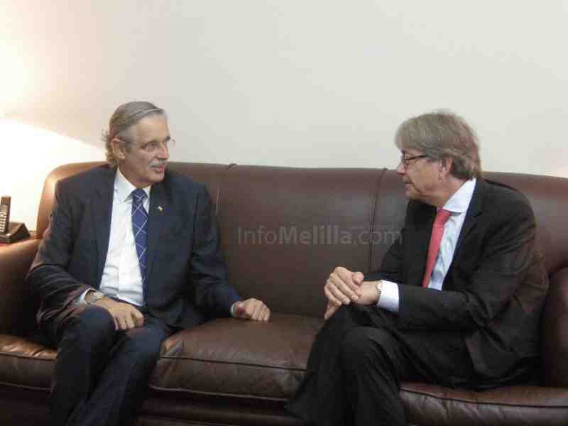 Siberger se interesa por la realidad política y social de Melilla y apuesta por su futuro