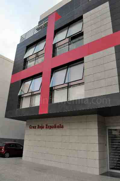 Personal laboral y voluntario de Cruz Roja ha impartido el curso a cuidadores de personas dependient