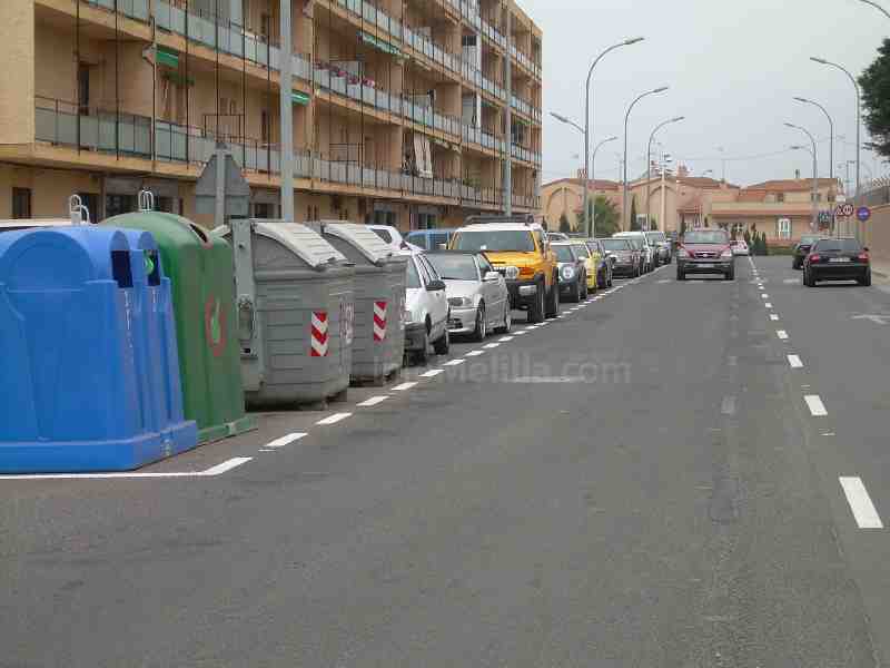La Policía Local mejora la señalización en Alfonso XIII y en el Paseo Marítimo Mir Berlanga