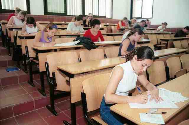 UGT denuncia que Educación no regula el acceso a la profesión pública docente
