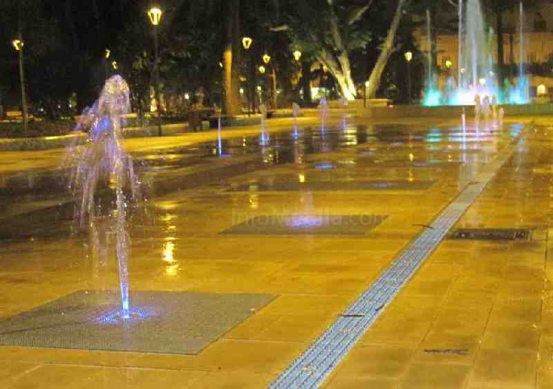 Las sugerentes y hermosas fuentes del Parque Hernández