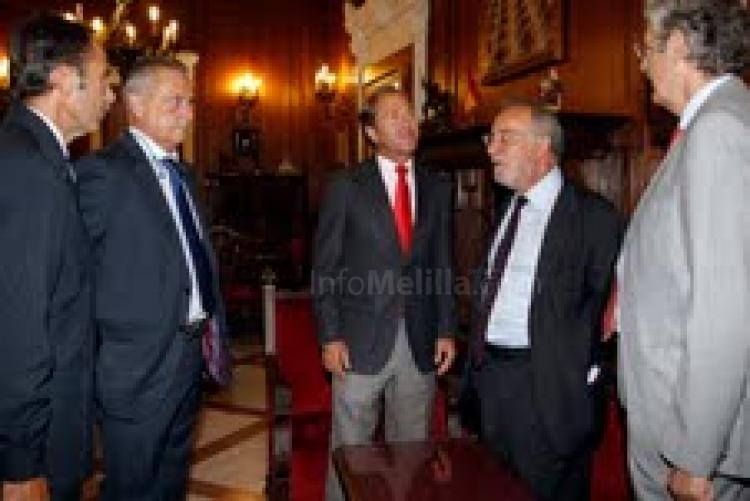 El director general de la DGT alaba el tipo de conducción que hay en Melilla y destaca el buen comportamiento de los conductores