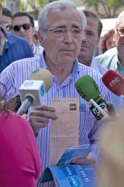 Imbroda: “Que nadie crea lo que algunos dicen desde las mezquitas con interés político. Eso no es el Islam”