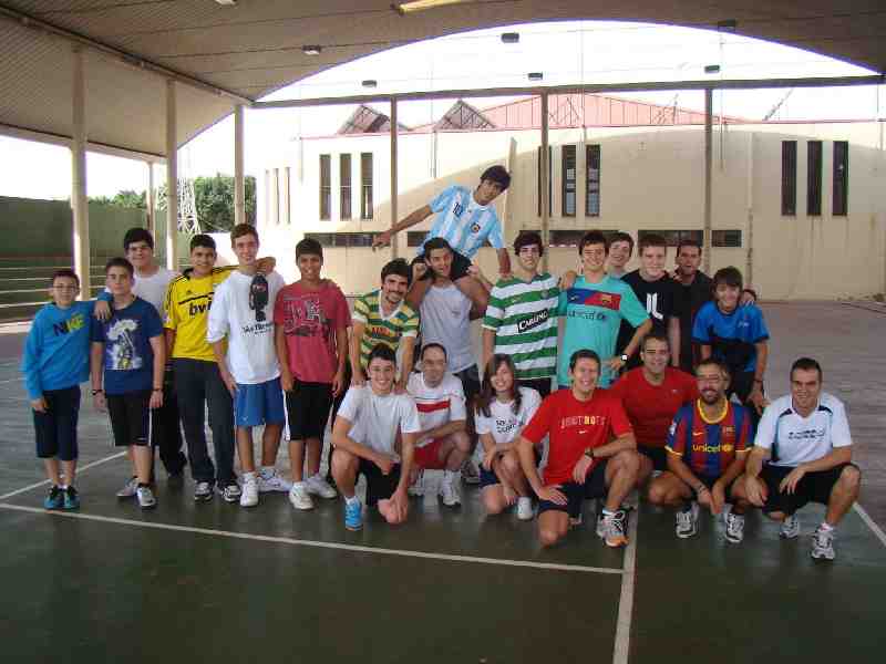 Profesores y alumnos del Conservatorio cambian sus instrumentos por el fútbol sala