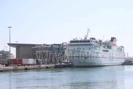El buque a Almería retrasará una hora su salida de los viernes