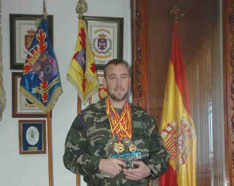Santi Montes, un soldado melillense que destaca en el ámbito del tiro internacional