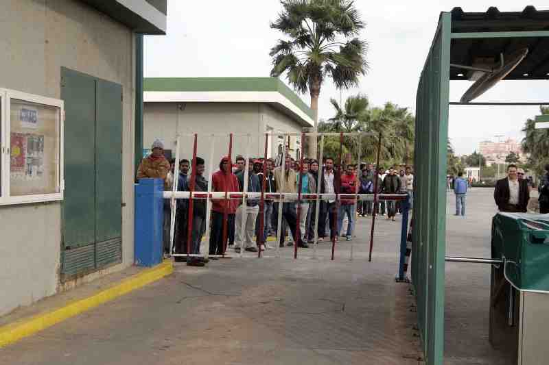 El Gobierno prevé "acelerar" la salida de inmigrantes por la saturación del CETI