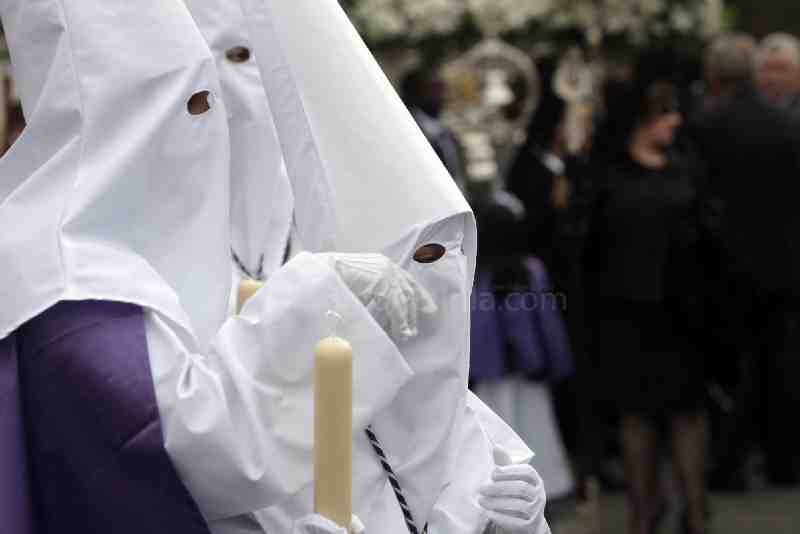 El Cautivo y la Virgen del Rocío, sorprendidos por una tromba de agua