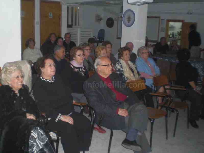 La Casa de Melilla en Almería presenta el dvd 'Parque Hernández 2010'
