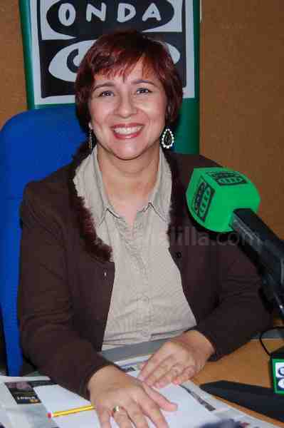 Rosa López Ochoa ante los mícrófonos de Onda Cero