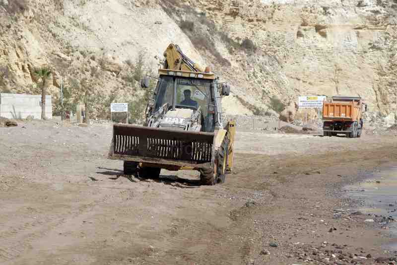 Los trabajos de limpieza del fondo marino de Horcas Coloradas finalizarán en 15 días