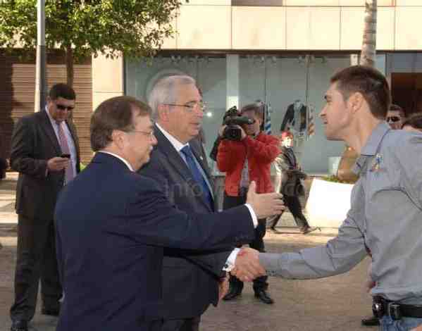 Melilla y Ceuta acuerdan la creación de un comisionado para pedir la intervención del Estado en barrios marginales
