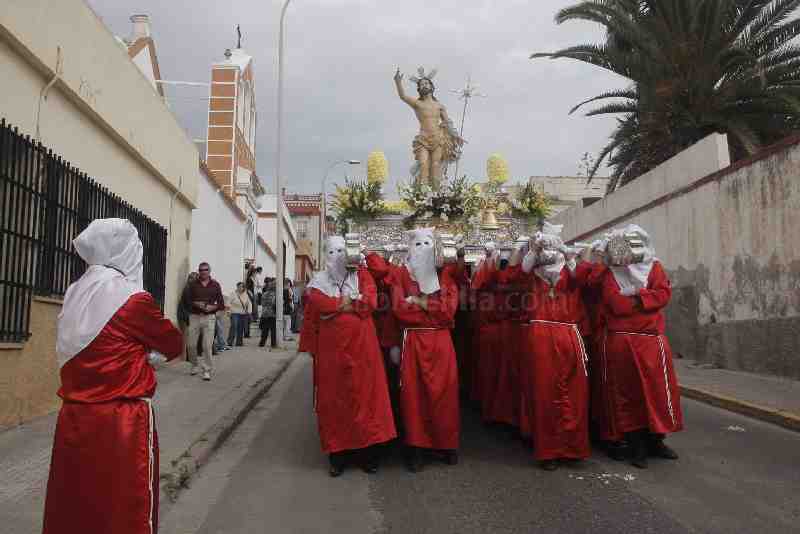 La Semana Santa de Melilla finaliza con el tradicional encuentro del Resucitado y María del Rocío