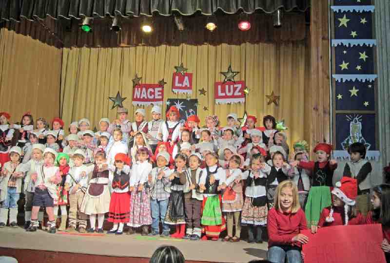 Los más pequeños de La Salle protagonizan un festival de Navidad