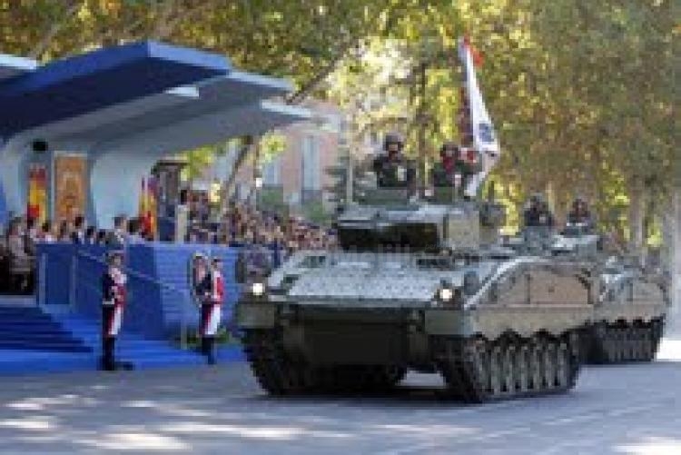 Imbroda, presente en el desfile de la Fiesta Nacional en representación de todos los melillenses