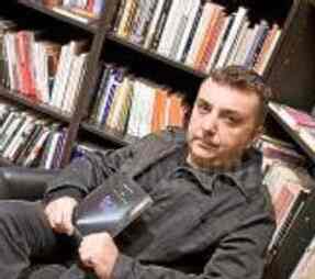 El oscense Manuel Vilas se alza con el Premio Internacional de Poesía de Melilla 2011