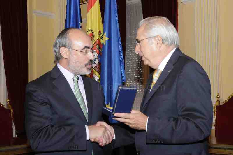 Melilla entrega su Medalla de Oro a los dos soldados heridos en Afganistán