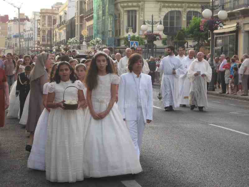 Cientos de melillenses celebraron el Corpus Christi