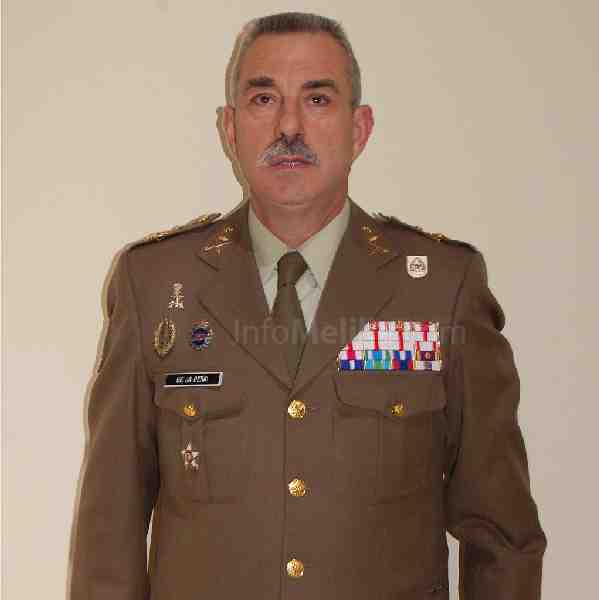 El general Álvaro de la Peña asume el mando de la Comandancia de Melilla