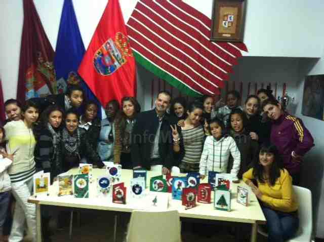 ADOME realiza un taller solidario de postales navideñas destinado a niños con pocos recursos