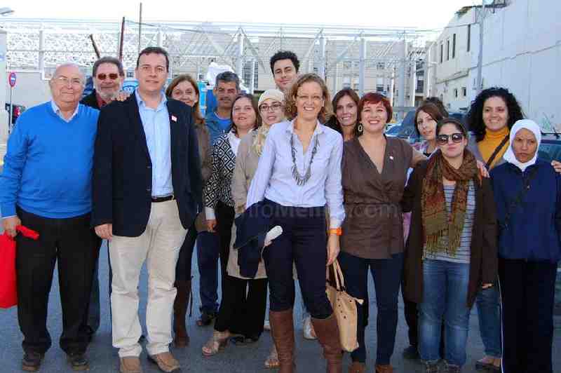 Los socialistas prosiguen infatigables la campaña electoral