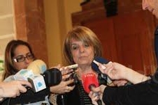 La telefonista Ana Bonilla presenta 'Ayuntamiento de Melilla, ¿dígame?', un libro con anécdotas de sus 44 años de servicio