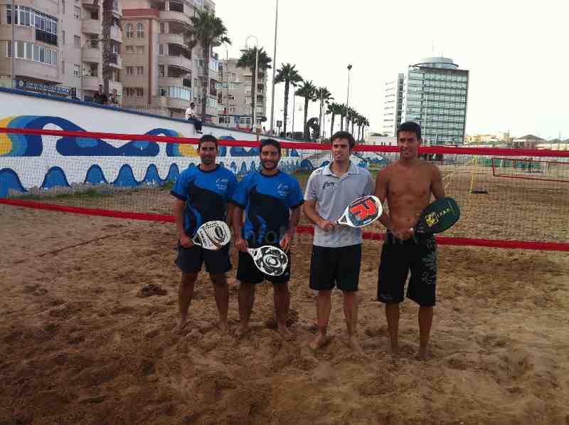 El Tenis Playa arranca con fuerza en la Playa de San Lorenzo