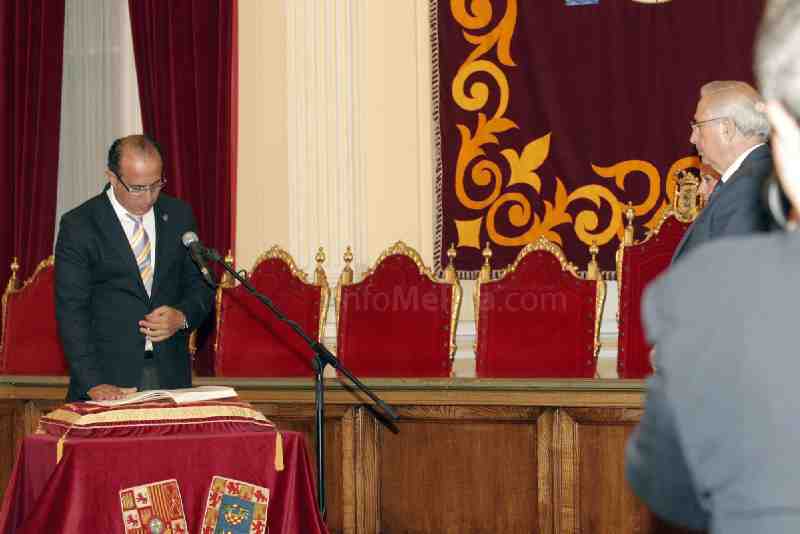 Imbroda pide lealtad, honradez, eficacia al máximo y humildad al nuevo Gobierno
