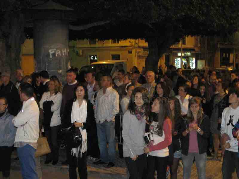 Miles de melillenses acompañan al solemne Santo Entierro
