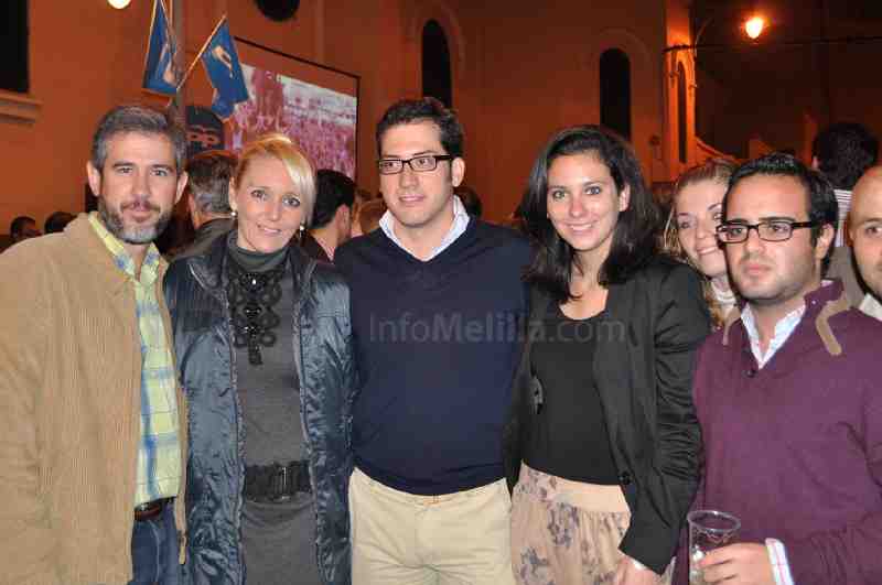 Sin derroches, pero con ánimo y alegría desde la sede popular