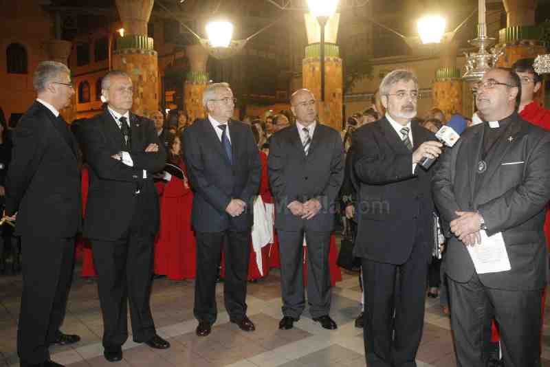 El Cristo de la Paz sale al encuentro de los melillenses en la plaza Menéndez Pelayo