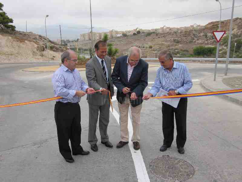 Imbroda inaugura la nueva carretera del Polvorín y anuncia nuevas actuaciones que cambiarán la zona norte de Melilla