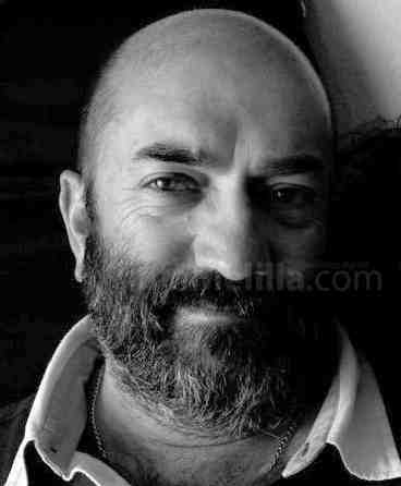 Pedro Bueno presenta esta tarde en la UNED su primera novela, 'Asesinato en el Madinson'