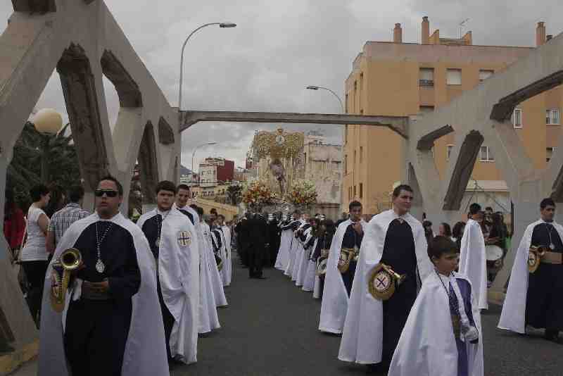 La Semana Santa de Melilla finaliza con el tradicional encuentro del Resucitado y María del Rocío