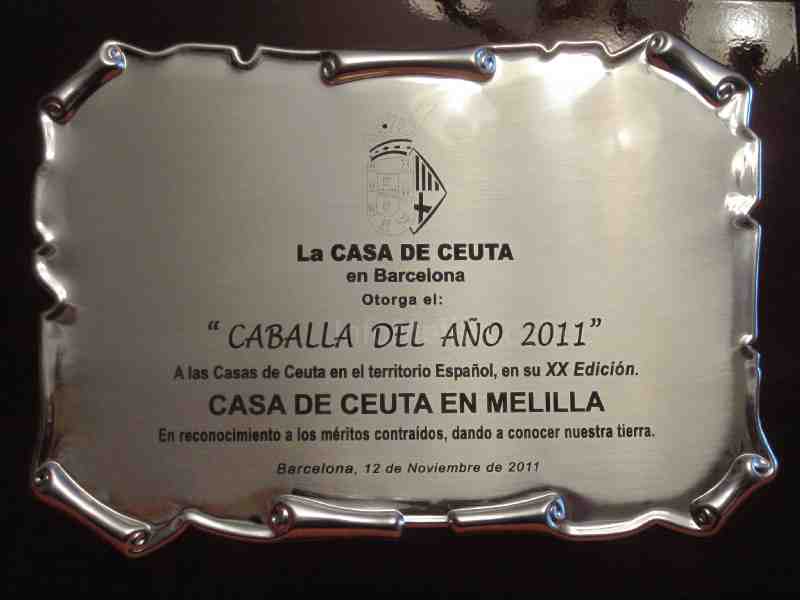 Placa entregada a la Casa de Ceuta en Melilla