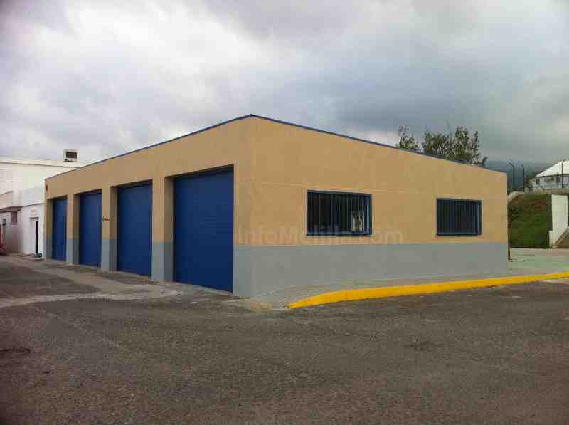 El aeropuerto de Melilla remodela el edificio de cocheras y el acceso a la cubierta del edificio terminal de pasajeros
