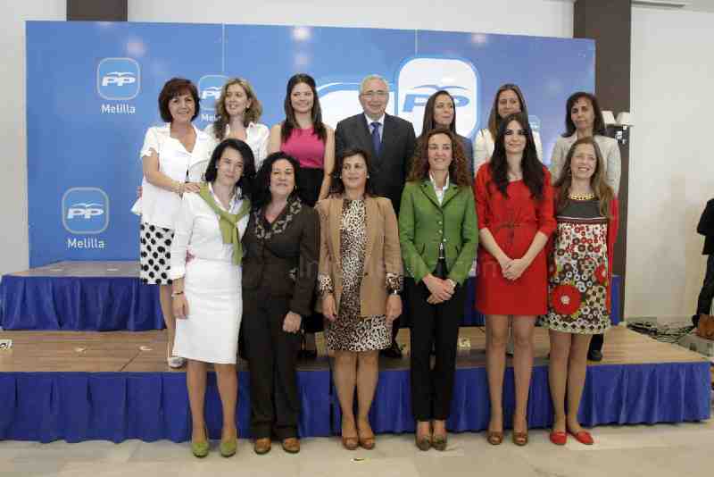 Las candidatas del Partido Popular, salvo tres ausentes