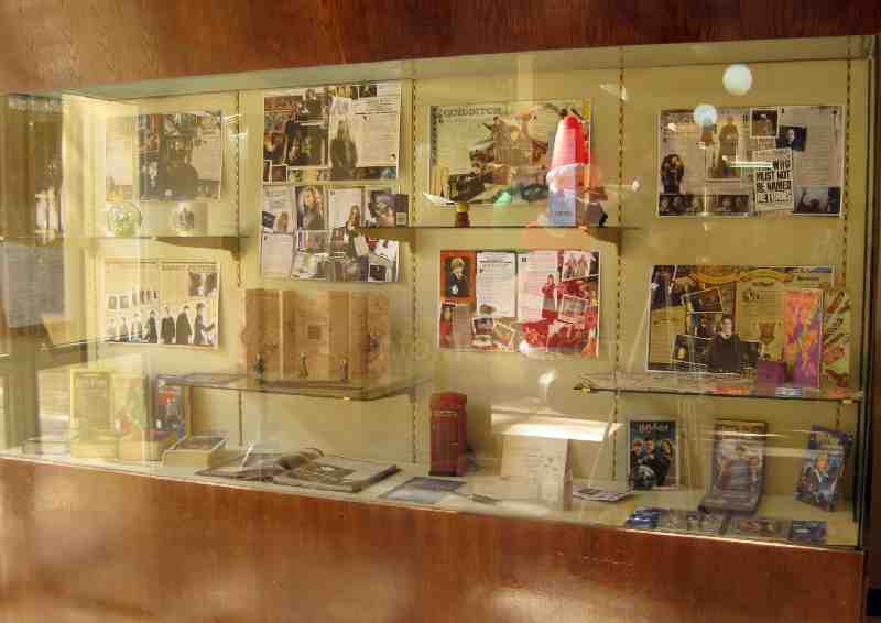 La Biblioteca Municipal acoge desde hoy una interesante exposición sobre 'Cine Juvenil'