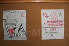 El Centro Penitenciario entrega los premios a los ganadores del concurso de carteles sobre el SIDA