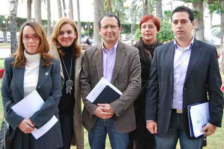 De izquierda a derecha, Mari Paz Ojeda, Celia Sarompas, Dionisio Muñoz, Ana Mansilla y Amin Mohamed