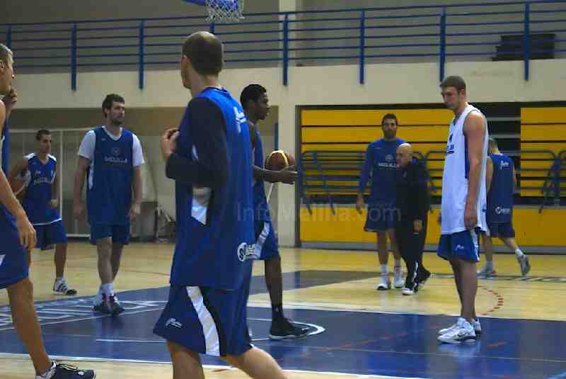 CB Melilla durante uno de los entrenamientos de la semana