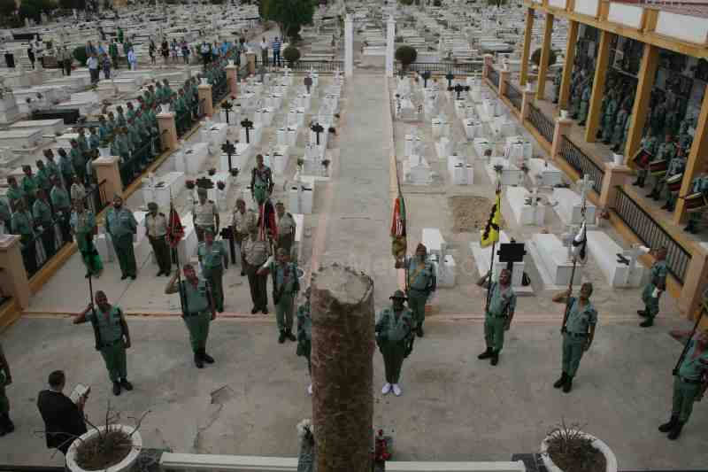 La Legión rinde un homenaje a sus fallecidos con motivo de su aniversario