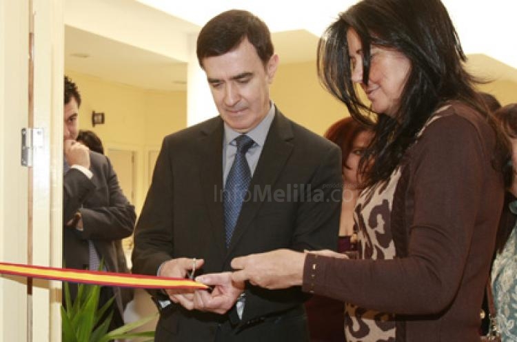 Rafael Pardo y Simi Chocrón han inaugurado juntos la sala de manualidades