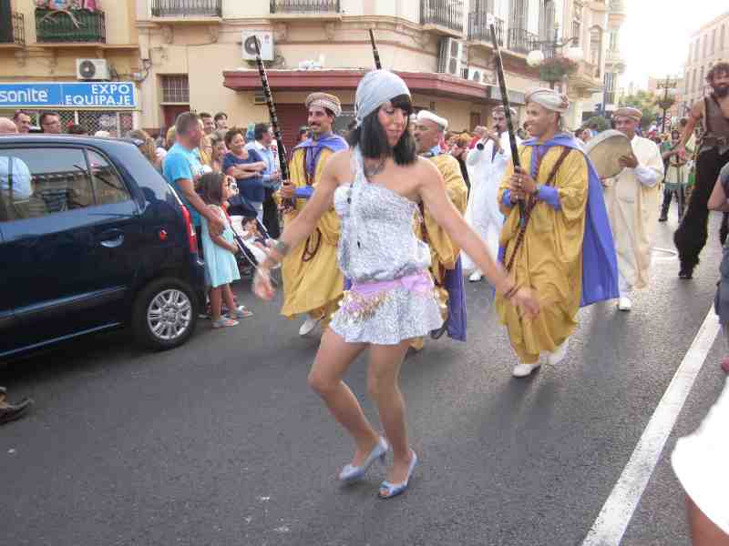 Comienza el Mercado Medieval de Melilla con la tradicional cabalgata de caballeros, damas y malabaristas