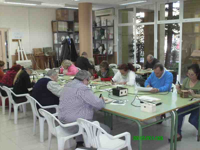 Peinado exporta a Marruecos su técnica de pirograbado