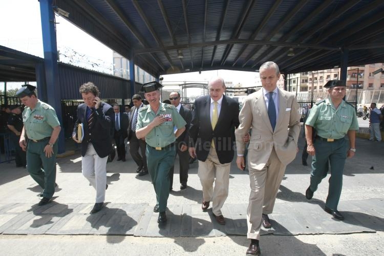 El ministro ha manifestado el compromiso del Gobierno de solucionar el problema de la frontera