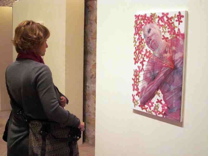 El Hospital del Rey acoge 'Trans', una exposición "visceral" que pretende emocionar a sus visitantes