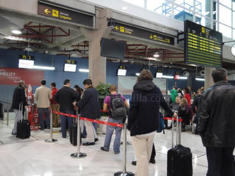 El número de viajes entre Melilla y la península sigue creciendo