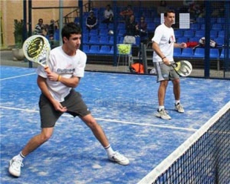 Padel: El Torneo mixto congrega a mas de 50 jugadores